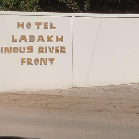 Hotel Ladakh Indus River Front 레 외부 사진